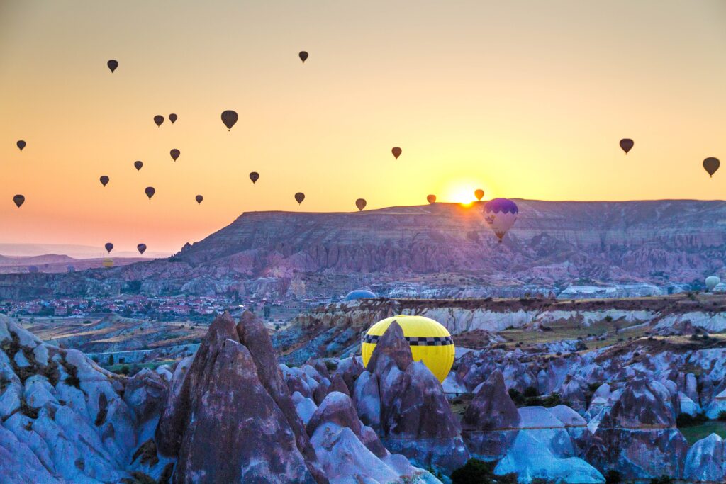 Полетам быть! В турецкой Каппадокии снова запускают воздушные шары