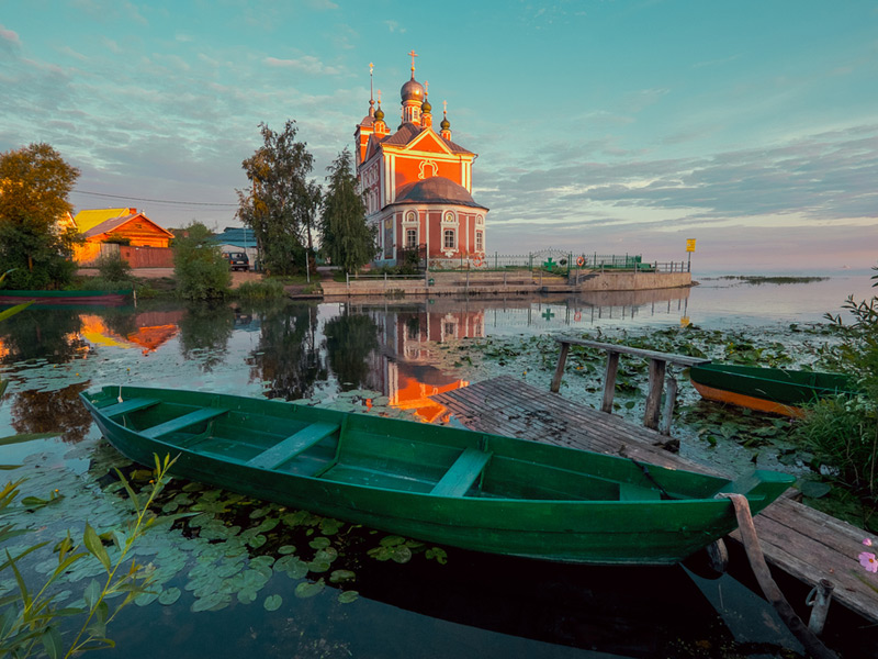 22 лучших эко-отеля России посреди живописных лесов и озер
