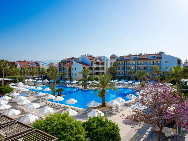 ТОП-13 отелей Турции с открытым подогреваемым бассейном