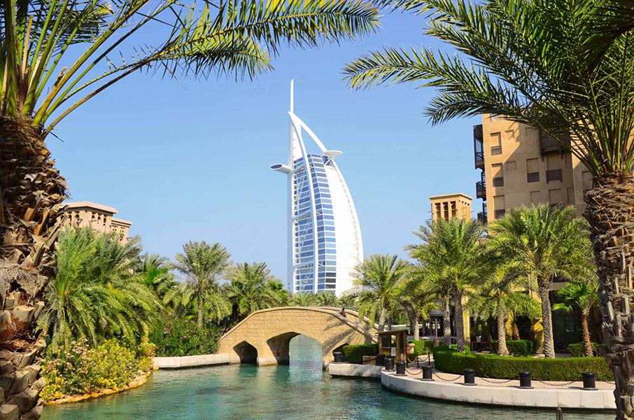 За первоклассным отдыхом едут в ОАЭ — страну из будущего
