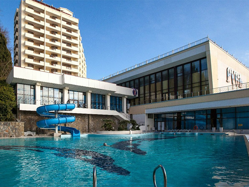Зима будет теплой: ТОП-15 отелей Сочи с подогреваемым бассейном