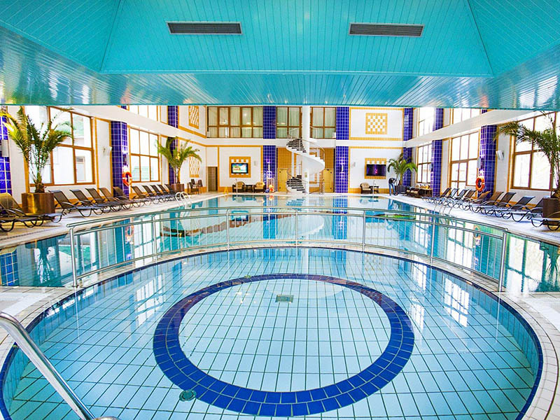 Отдыхать ни в чем себе не отказывая: 16 роскошных отелей Красной Поляны с бассейнами и спа