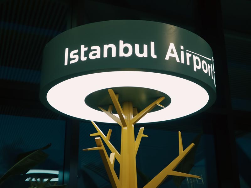 Какую валюту брать в Турцию: что принимают на турецких курортах в 2023 году