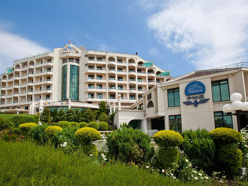 Зима будет теплой: ТОП-15 отелей Сочи с подогреваемым бассейном