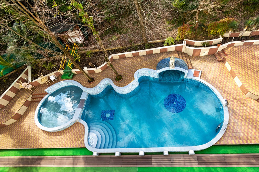 Зима будет теплой: ТОП-15 отелей Сочи с подогреваемым бассейном