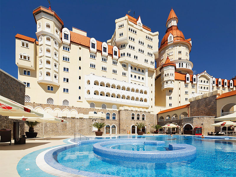 Лучшие отели Сочи с подогреваемым бассейном - Журнал Виасан