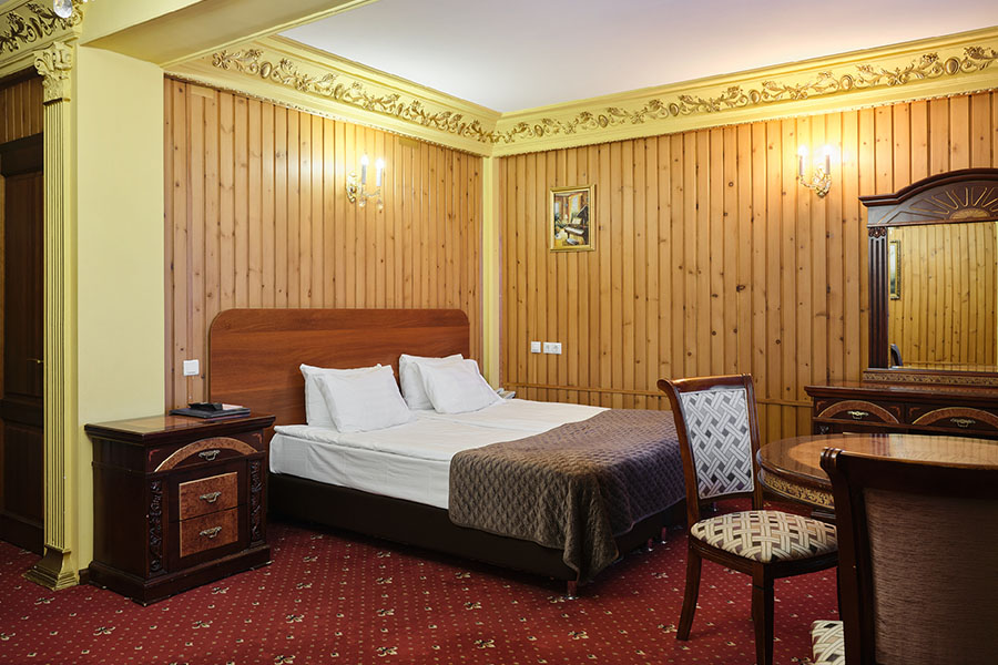 Байкал зимой: особенности отдыха на «священном море»