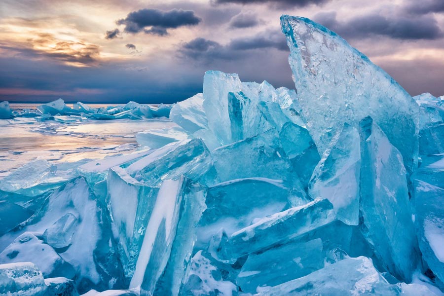 Байкал зимой: особенности отдыха на «священном море»