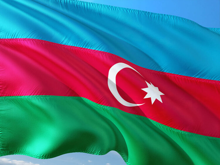 Пакуем чемоданы в Азербайджан: что потребуется для поездки в «страну огней»