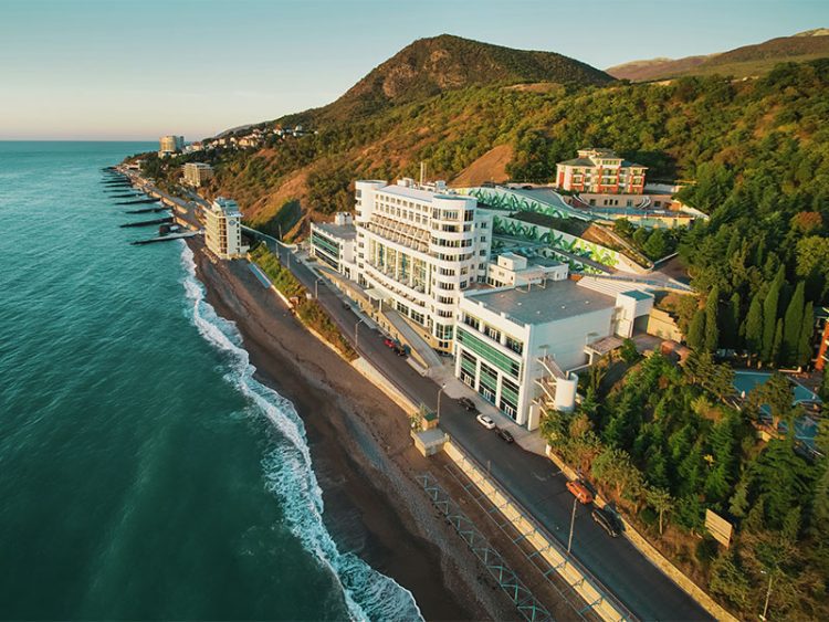 12 лучших отелей Алушты для беззаботного отдыха в сердце Крыма