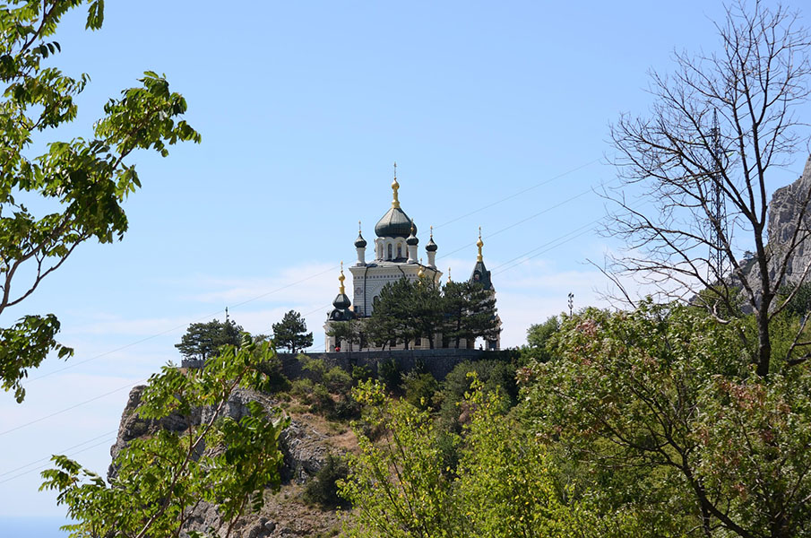Отдых в Ялте: бесценные сокровища Крыма, пальмы и теплое Черное море