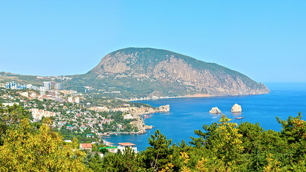 Отдых в Ялте: бесценные сокровища Крыма, пальмы и теплое Черное море