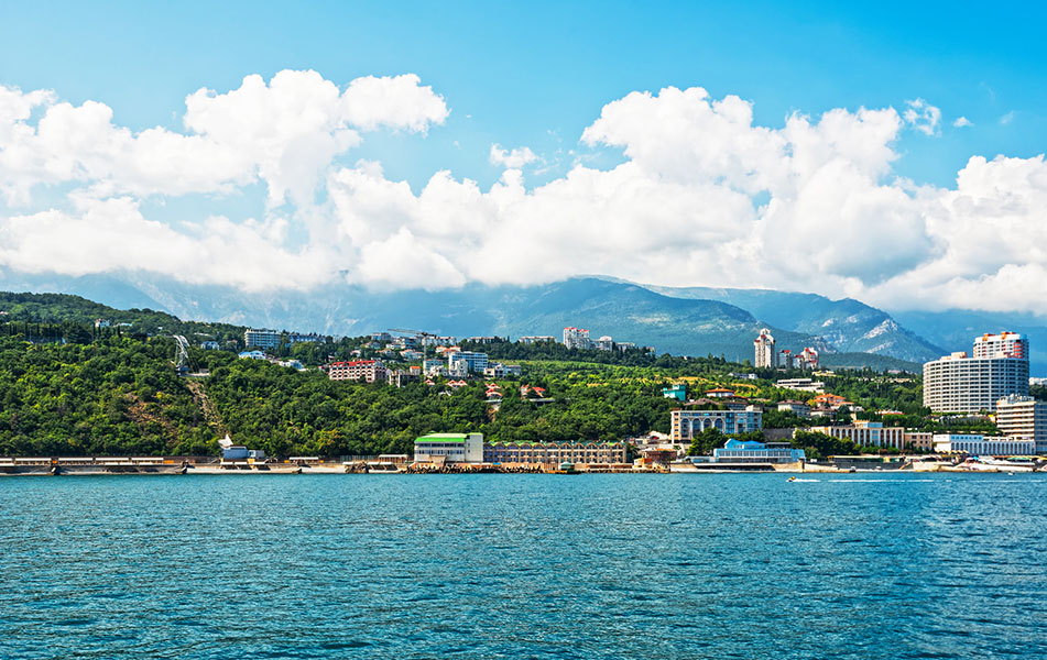 Отдых в Ялте: бесценные сокровища Крыма, пальмы и теплое Черное море